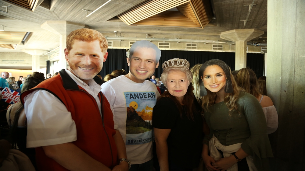 Less than 20 percent of the UK's population favours abolishing the monarchy, according to polling firm Ipsos Mori [Erica Jenkin/Al Jazeera] 