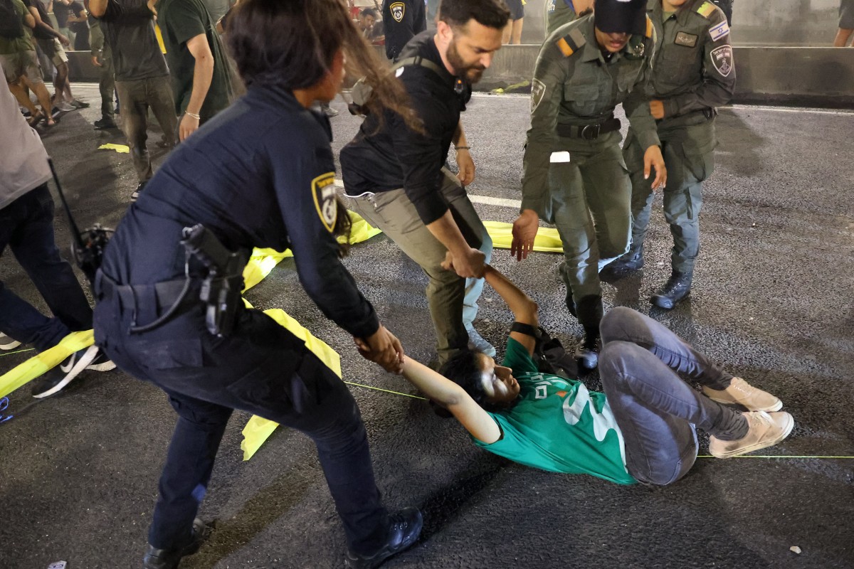 Israelis erupt in protest to demand a cease-fire in Gaza