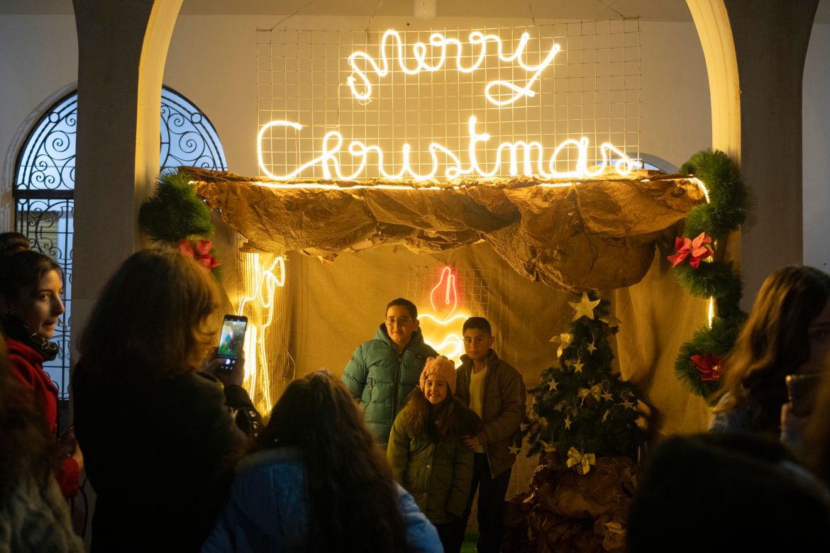 Syrians come together for rare moment of joy