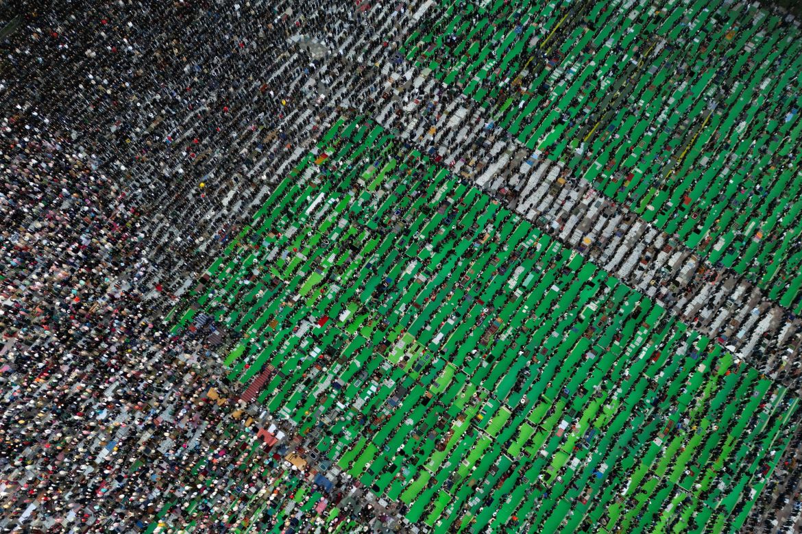A drone view of Albanian Muslims attending Eid al-Fitr prayers to mark the end of the holy fasting month of Ramadan, at Skanderbeg Square, in Tirana, Albania, March 20, 2026. REUTERS/Florion Goga TPX IMAGES OF THE DAY